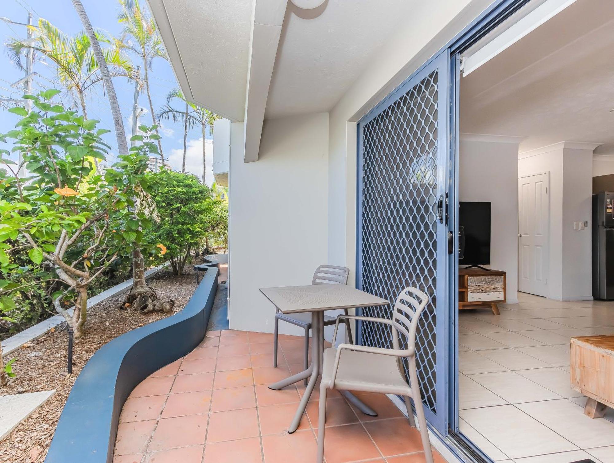 Bella Mare Coolangatta Beachside Apartments โกลด์โคสต์ ภายนอก รูปภาพ