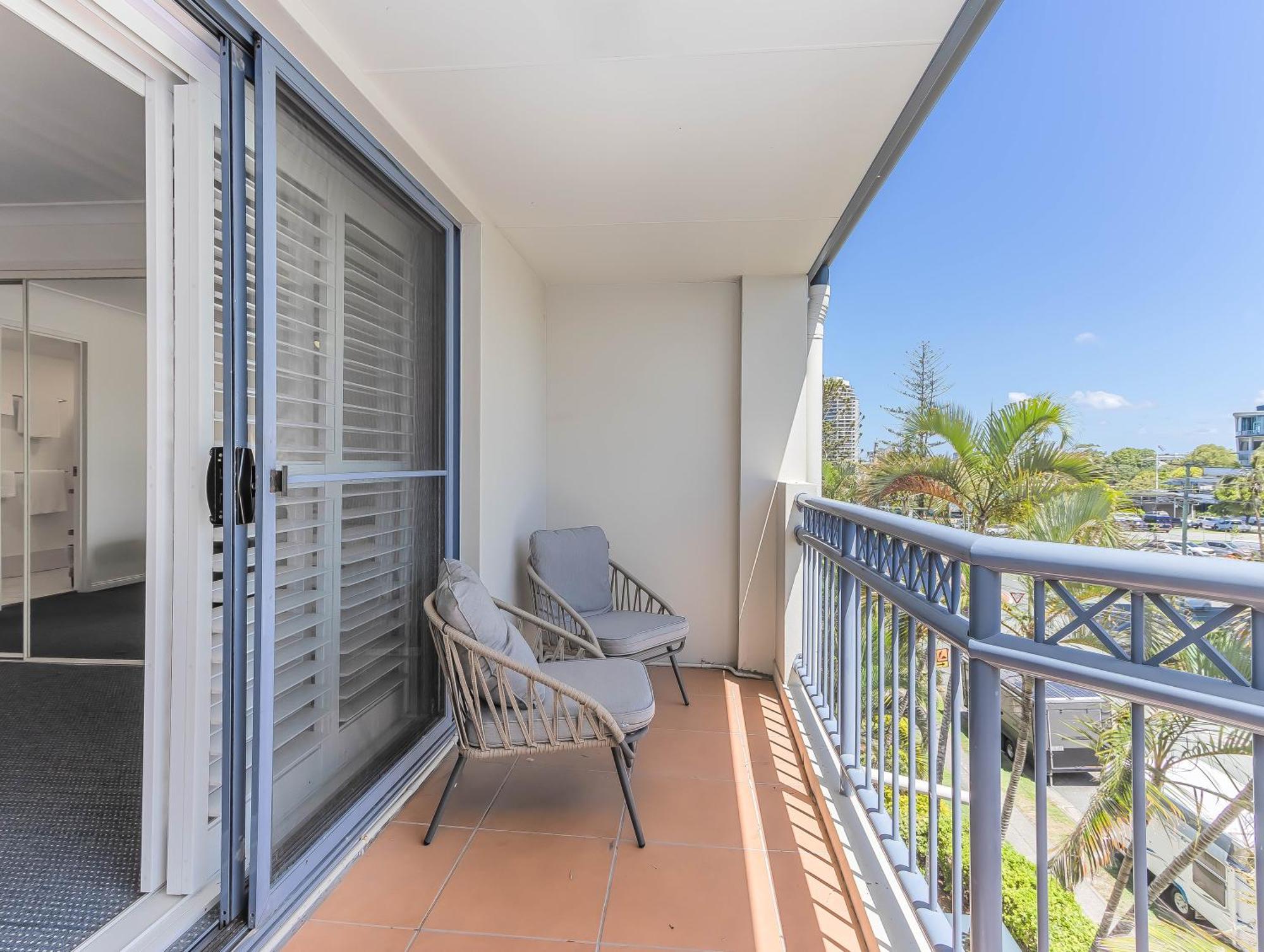 Bella Mare Coolangatta Beachside Apartments โกลด์โคสต์ ภายนอก รูปภาพ