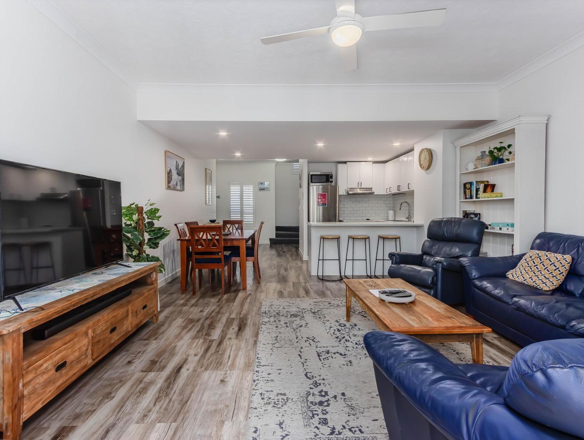 Bella Mare Coolangatta Beachside Apartments โกลด์โคสต์ ภายนอก รูปภาพ