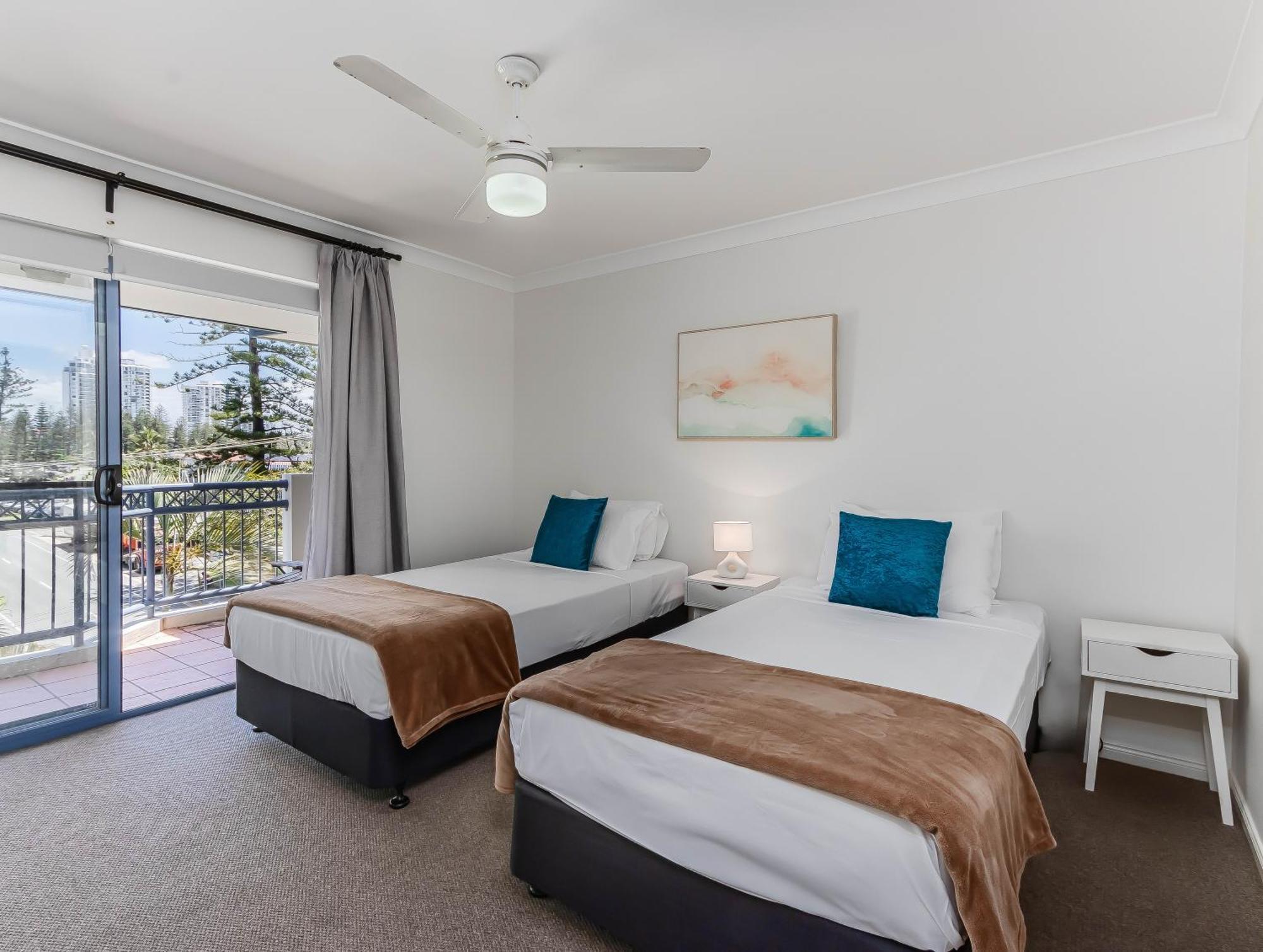 Bella Mare Coolangatta Beachside Apartments โกลด์โคสต์ ภายนอก รูปภาพ