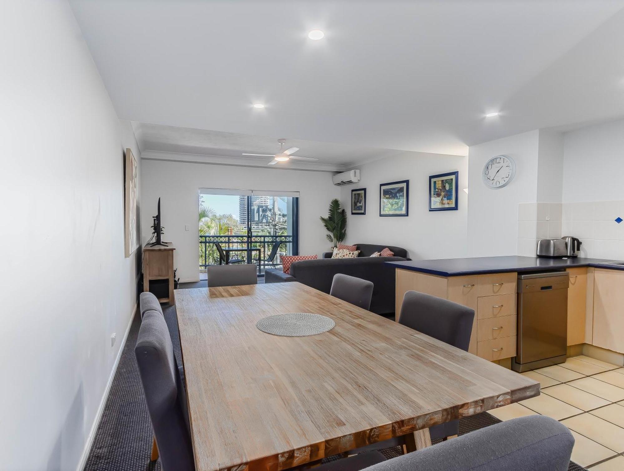 Bella Mare Coolangatta Beachside Apartments โกลด์โคสต์ ภายนอก รูปภาพ