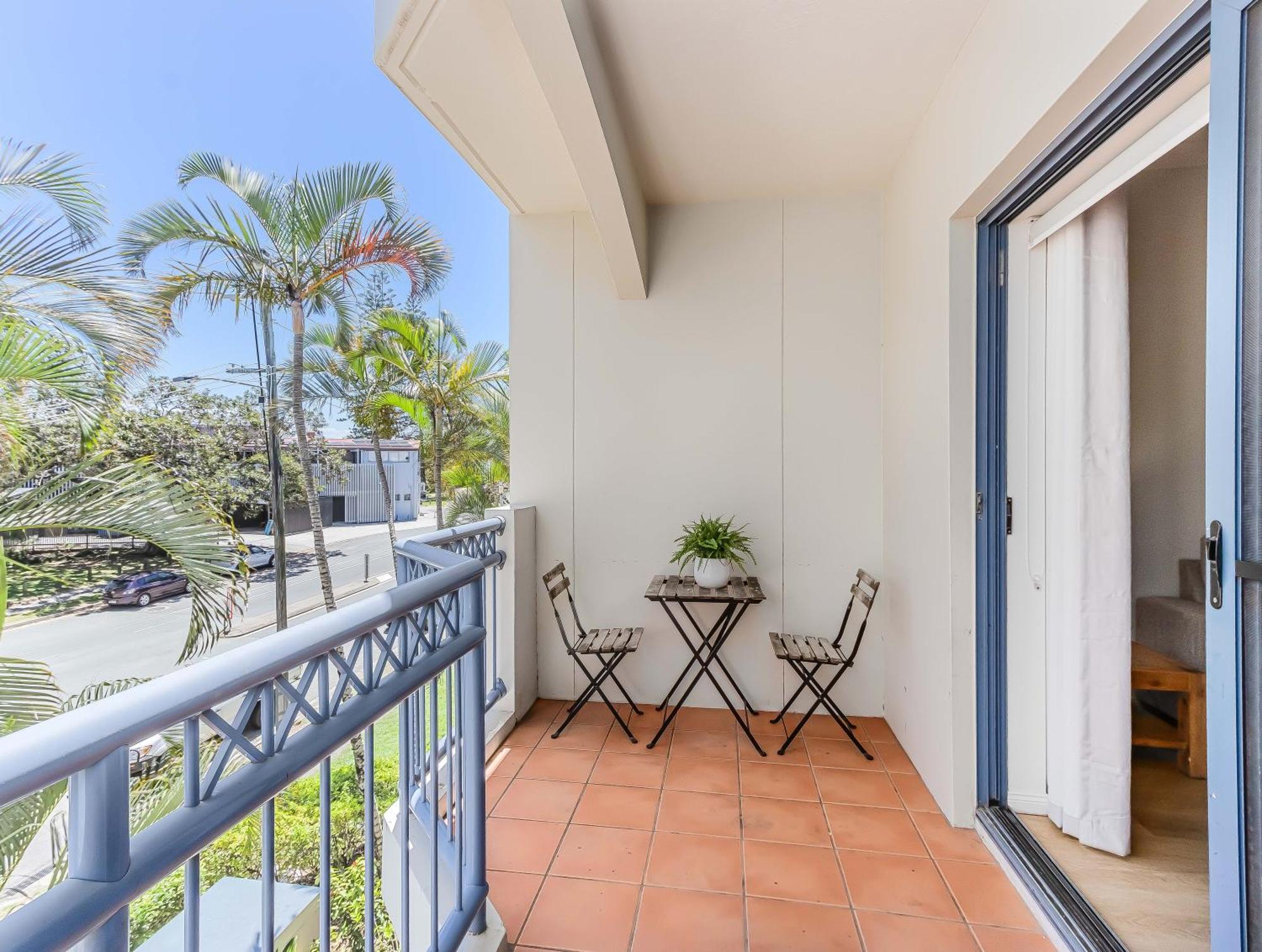 Bella Mare Coolangatta Beachside Apartments โกลด์โคสต์ ภายนอก รูปภาพ