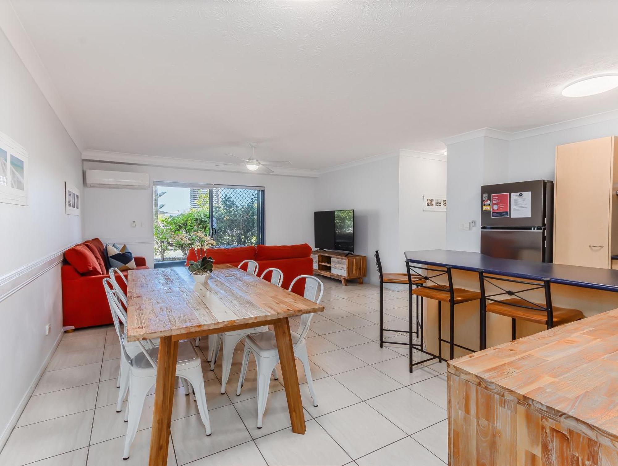 Bella Mare Coolangatta Beachside Apartments โกลด์โคสต์ ภายนอก รูปภาพ