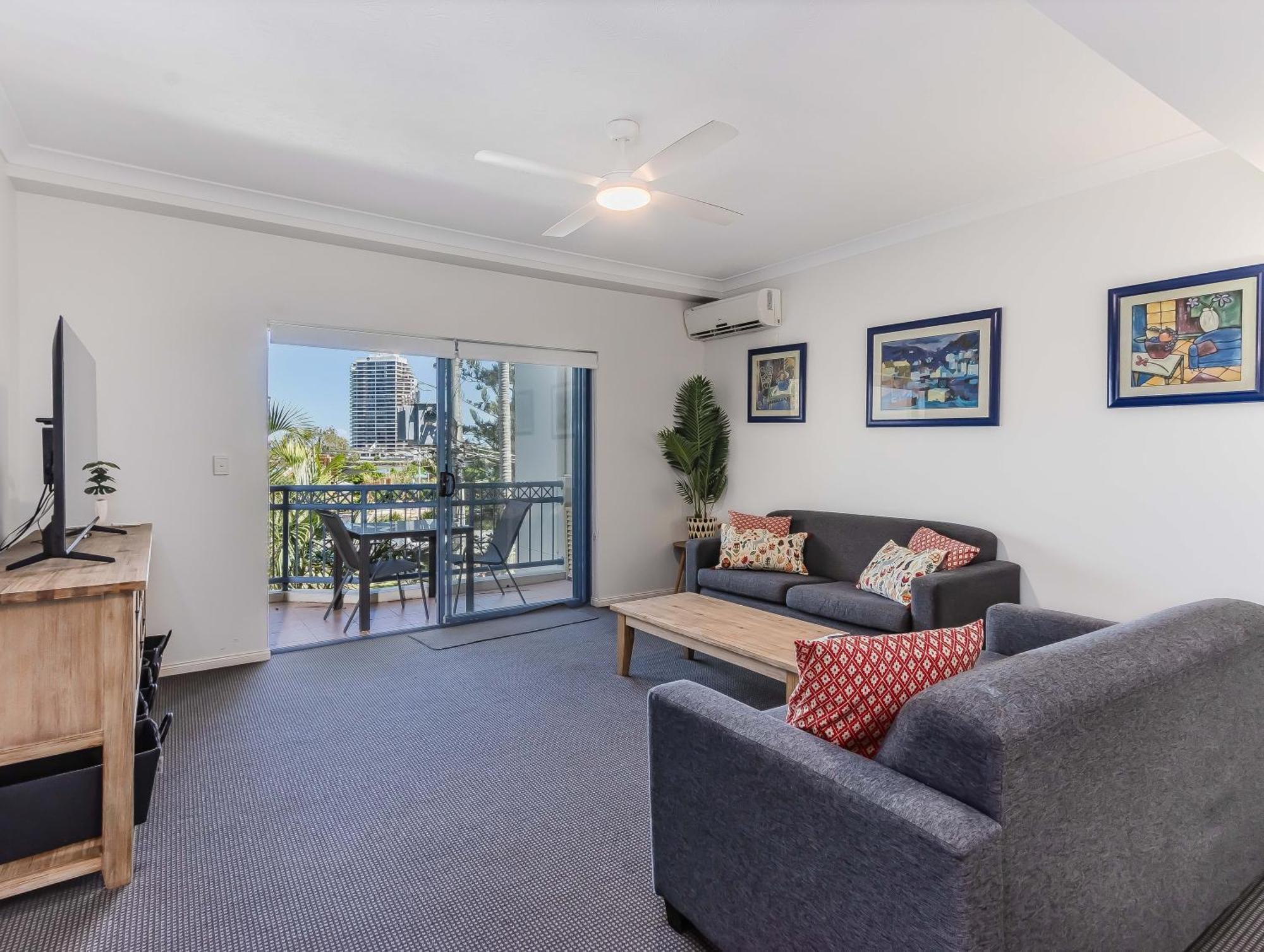 Bella Mare Coolangatta Beachside Apartments โกลด์โคสต์ ภายนอก รูปภาพ