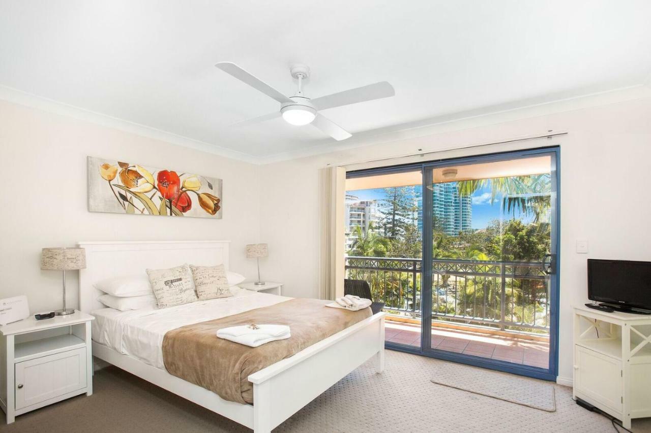 Bella Mare Coolangatta Beachside Apartments โกลด์โคสต์ ภายนอก รูปภาพ